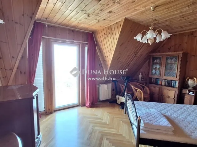 Eladó lakás Budapest II. kerület, Szemlőhegy 136 nm