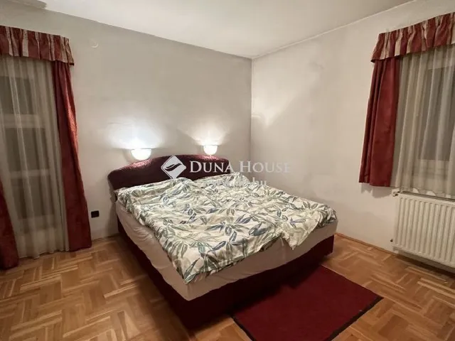 Eladó ház Budapest II. kerület 286 nm