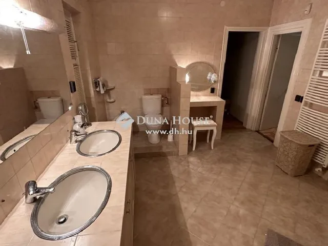 Eladó ház Budapest II. kerület 286 nm