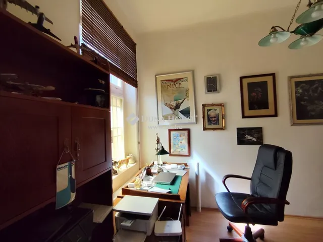 Eladó lakás Budapest VI. kerület, Nagykörúton kívüli terület 93 nm