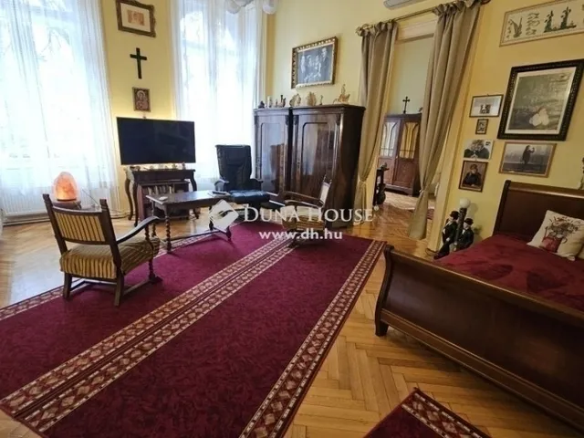 Eladó lakás Budapest VI. kerület, Nagykörúton belüli terület 157 nm