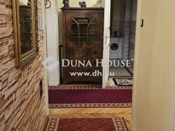 Eladó lakás Budapest VI. kerület, Nagykörúton belüli terület 157 nm