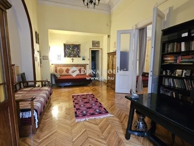 Eladó lakás Budapest VI. kerület, Nagykörúton belüli terület 157 nm