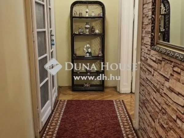 Eladó lakás Budapest VI. kerület, Nagykörúton belüli terület 157 nm