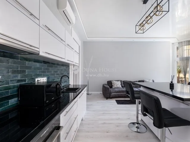 Eladó lakás Budapest VI. kerület, Nagykörúton belüli terület 88 nm