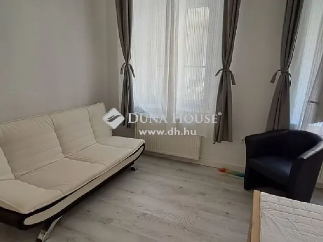 Eladó lakás Budapest VI. kerület, Nagykörúton belüli terület 98 nm