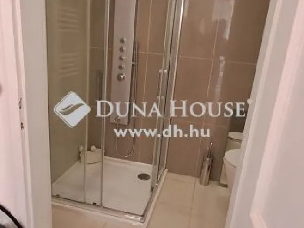 Eladó lakás Budapest VI. kerület, Nagykörúton belüli terület 98 nm