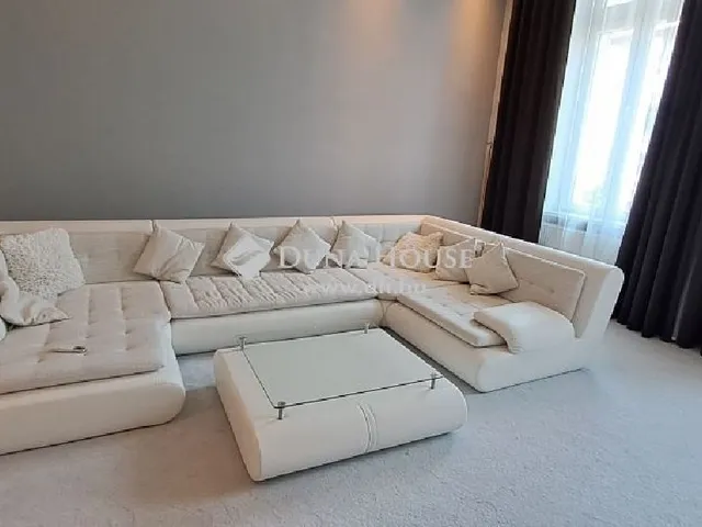 Eladó lakás Budapest VI. kerület, Nagykörúton belüli terület 98 nm