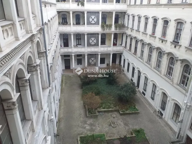 Eladó lakás Budapest V. kerület 76 nm