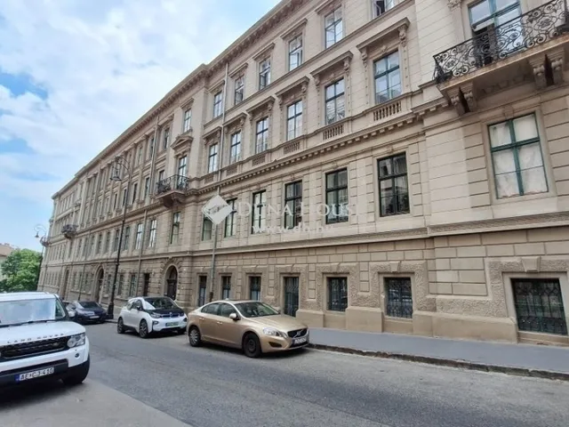 Eladó lakás Budapest I. kerület 67 nm