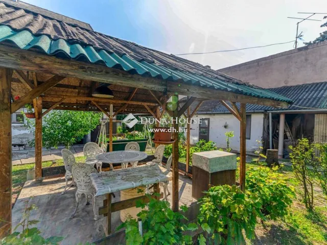 Eladó ház Budapest XX. kerület, Pacsirtatelep 200 nm