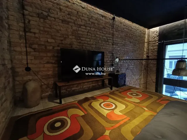 Eladó kereskedelmi és ipari ingatlan Budapest VIII. kerület, Józsefváros 106 nm