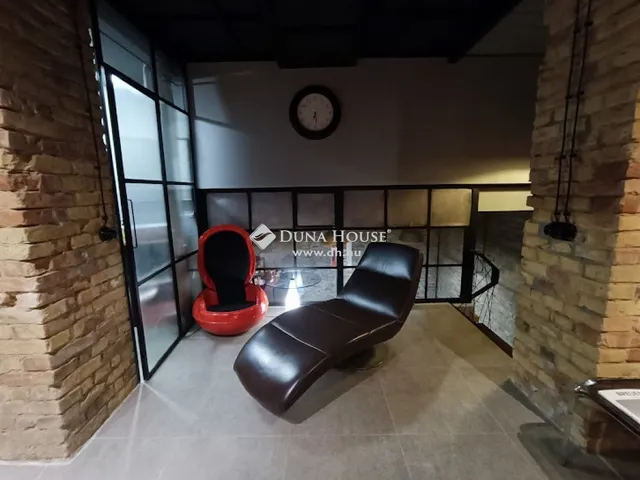 Eladó kereskedelmi és ipari ingatlan Budapest VIII. kerület, Józsefváros 106 nm