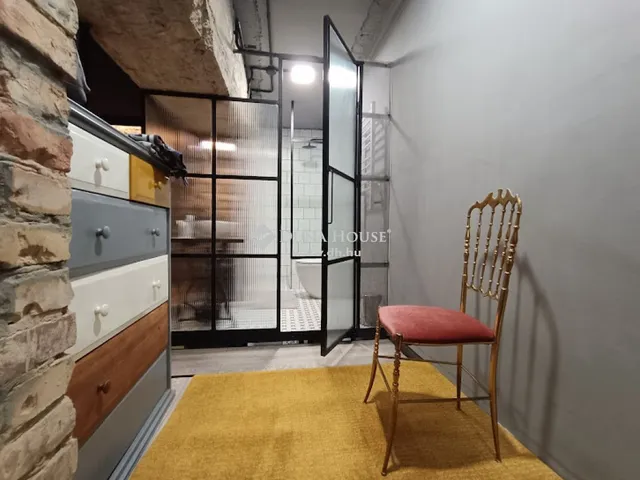 Eladó kereskedelmi és ipari ingatlan Budapest VIII. kerület, Józsefváros 106 nm