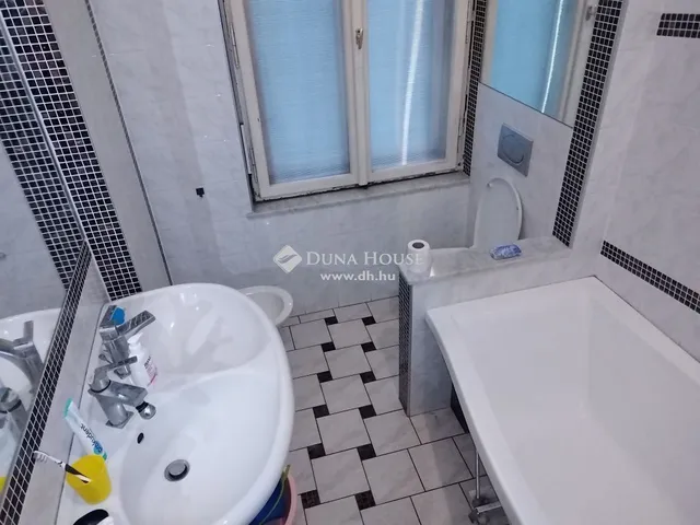 Eladó lakás Budapest VIII. kerület, Józsefváros 100 nm