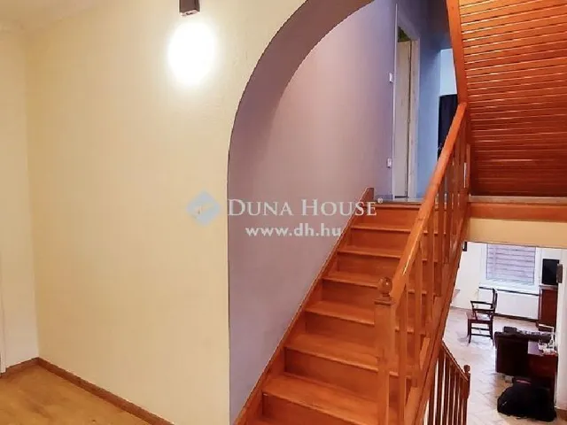 Eladó ház Budapest XVIII. kerület, Szemeretelep 220 nm