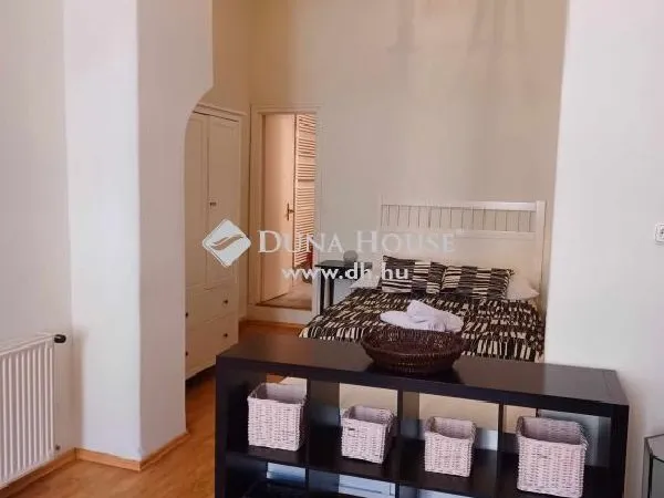 Eladó lakás Budapest VI. kerület, Nagykörúton belüli terület 115 nm