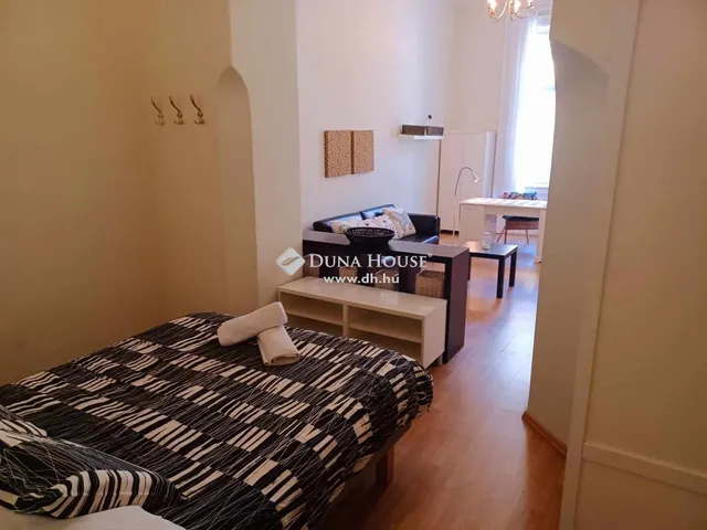 Eladó lakás Budapest VI. kerület, Nagykörúton belüli terület 115 nm