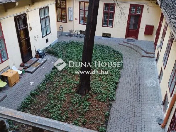 Eladó lakás Budapest VI. kerület, Nagykörúton belüli terület 115 nm