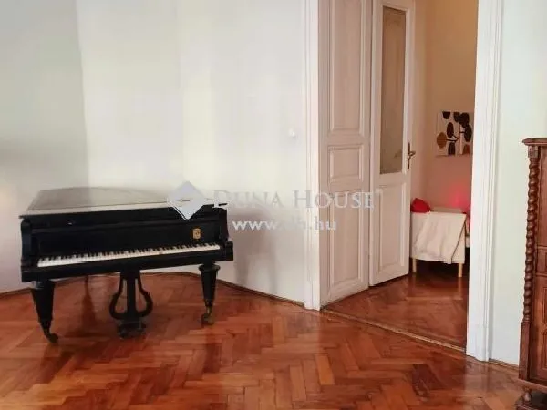 Eladó lakás Budapest VI. kerület, Nagykörúton belüli terület 115 nm