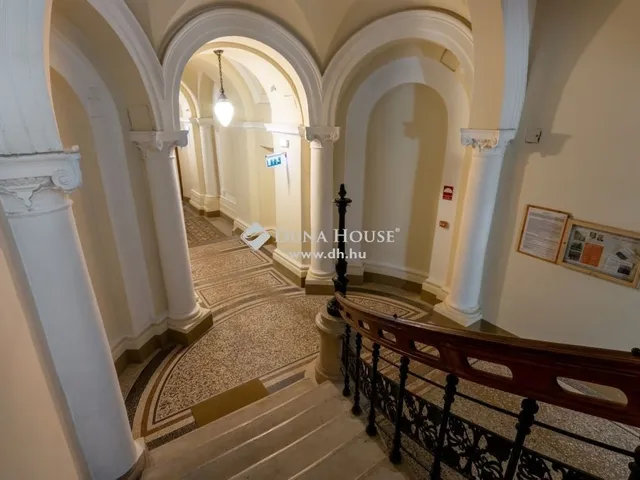 Eladó lakás Budapest VI. kerület, Nagykörúton belüli terület 119 nm