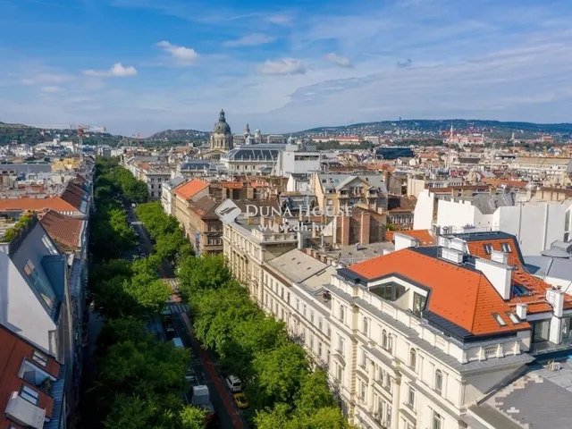 Eladó lakás Budapest VI. kerület, Nagykörúton belüli terület 119 nm