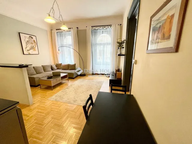 Eladó lakás Budapest VI. kerület, Nagykörúton kívüli terület 71 nm