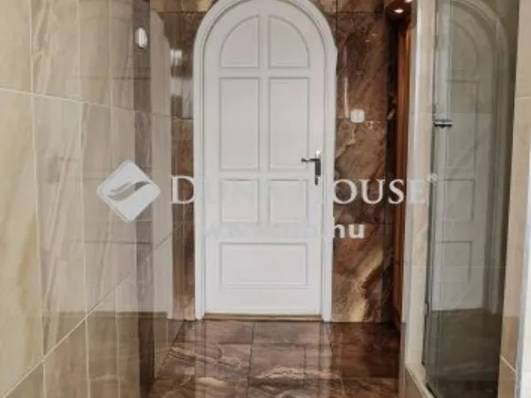 Eladó ház Budapest XVIII. kerület 295 nm