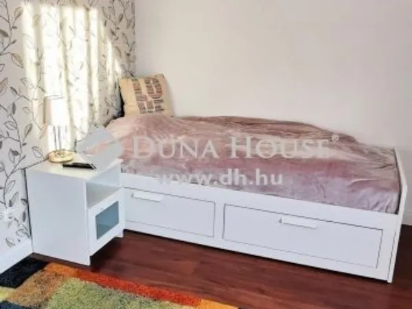 Eladó ház Budapest XVIII. kerület 295 nm