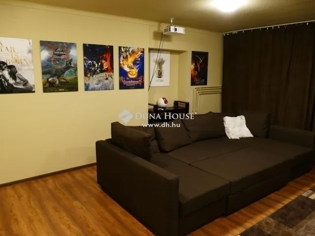 Eladó ház Budapest XVIII. kerület 295 nm