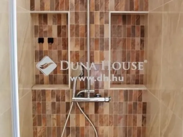 Eladó ház Budapest XVIII. kerület 295 nm