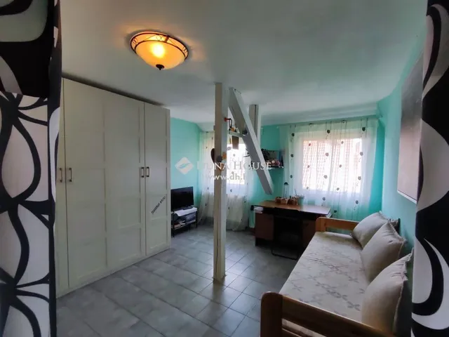 Eladó ház Budapest XVII. kerület, Rákoskert 245 nm