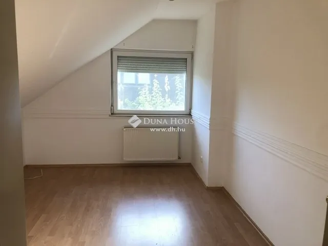 Eladó ház Budapest XVII. kerület, Strázsahegy 210 nm
