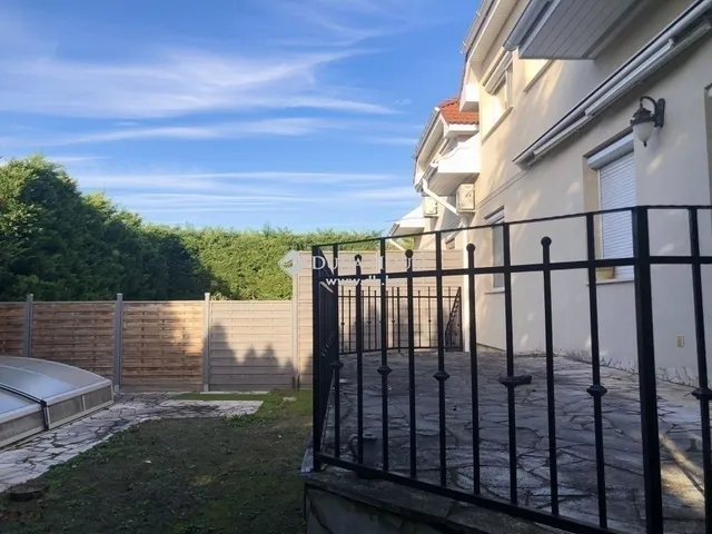 Eladó ház Budapest XVII. kerület, Strázsahegy 210 nm