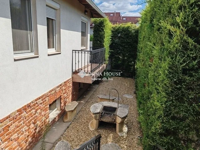 Eladó ház Budapest XVII. kerület, Szárazhegy 196 nm