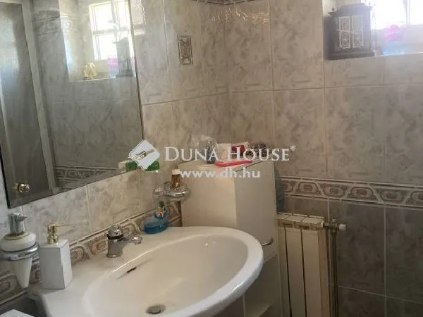 Eladó ház Budapest XVI. kerület 281 nm