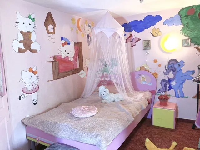 Eladó ház Budapest XVI. kerület 281 nm