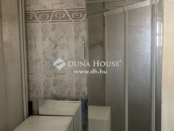 Eladó ház Budapest XVI. kerület 281 nm