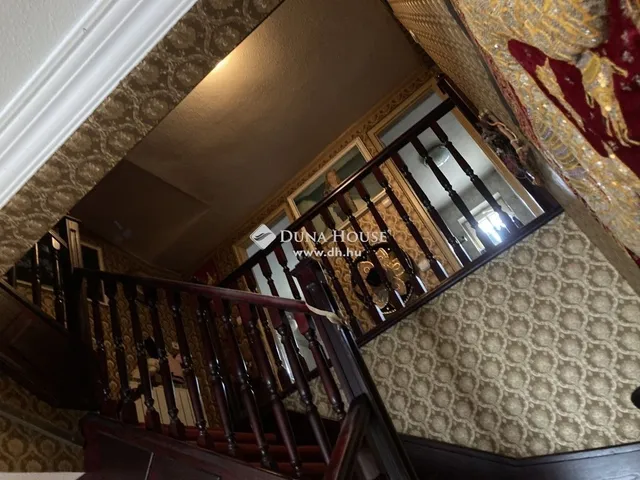 Eladó ház Budapest XVI. kerület 281 nm