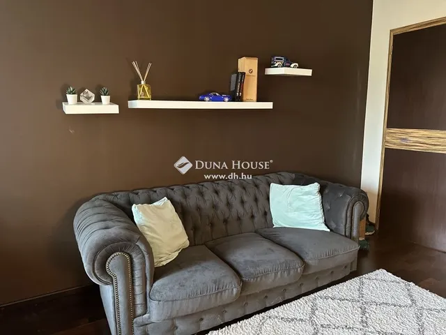 Eladó ház Budapest XVI. kerület 290 nm