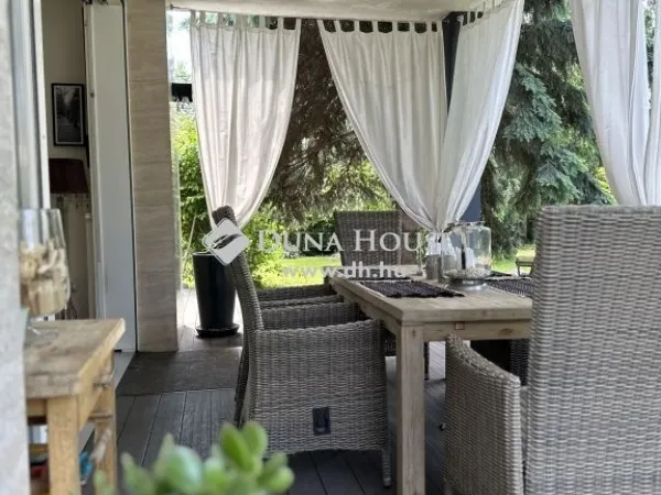 Eladó ház Budapest XVI. kerület 290 nm