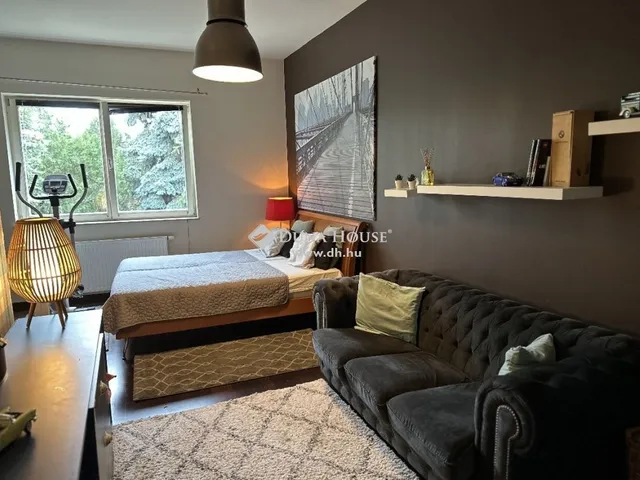 Eladó ház Budapest XVI. kerület 290 nm