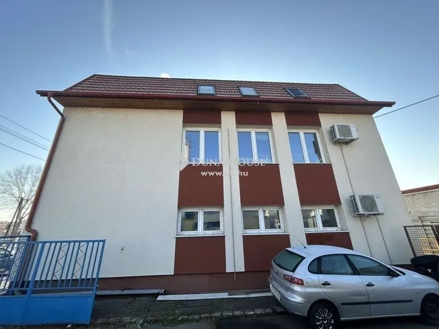 Eladó kereskedelmi és ipari ingatlan Budapest XX. kerület, Pacsirtatelep 514 nm