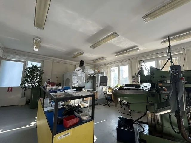 Eladó kereskedelmi és ipari ingatlan Budapest XX. kerület, Pacsirtatelep 514 nm