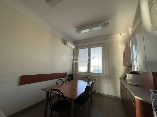 Eladó kereskedelmi és ipari ingatlan Budapest XX. kerület, Pacsirtatelep 514 nm