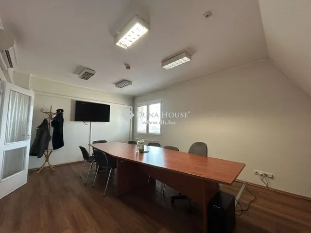 Eladó kereskedelmi és ipari ingatlan Budapest XX. kerület, Pacsirtatelep 514 nm