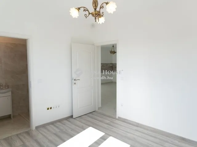 Eladó ház Pomáz 243 nm