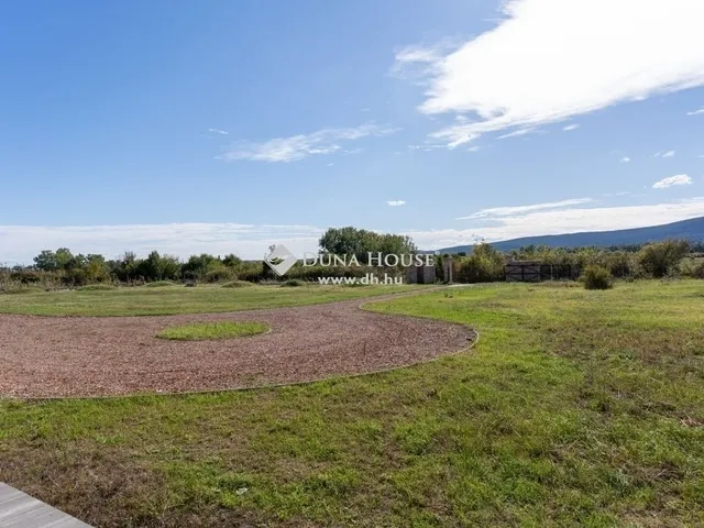 Eladó ház Pomáz 243 nm