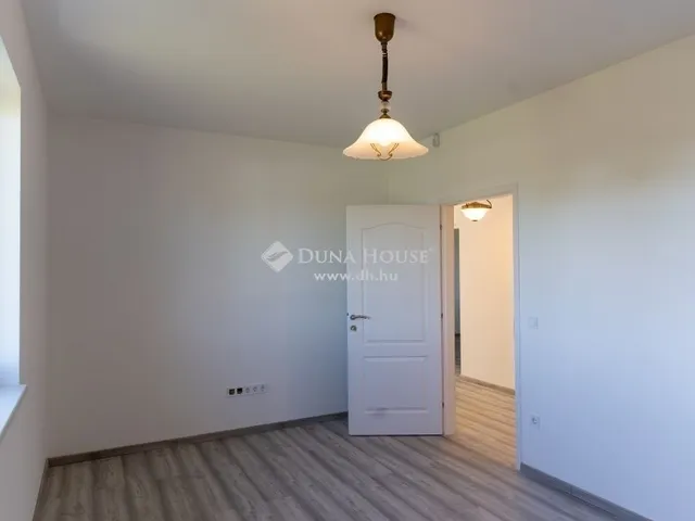 Eladó ház Pomáz 243 nm