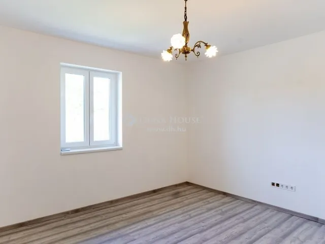 Eladó ház Pomáz 243 nm